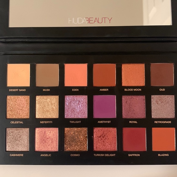 HUDA BEAUTY Desert Dusk eyeshadow palette - Picture 3 of 4